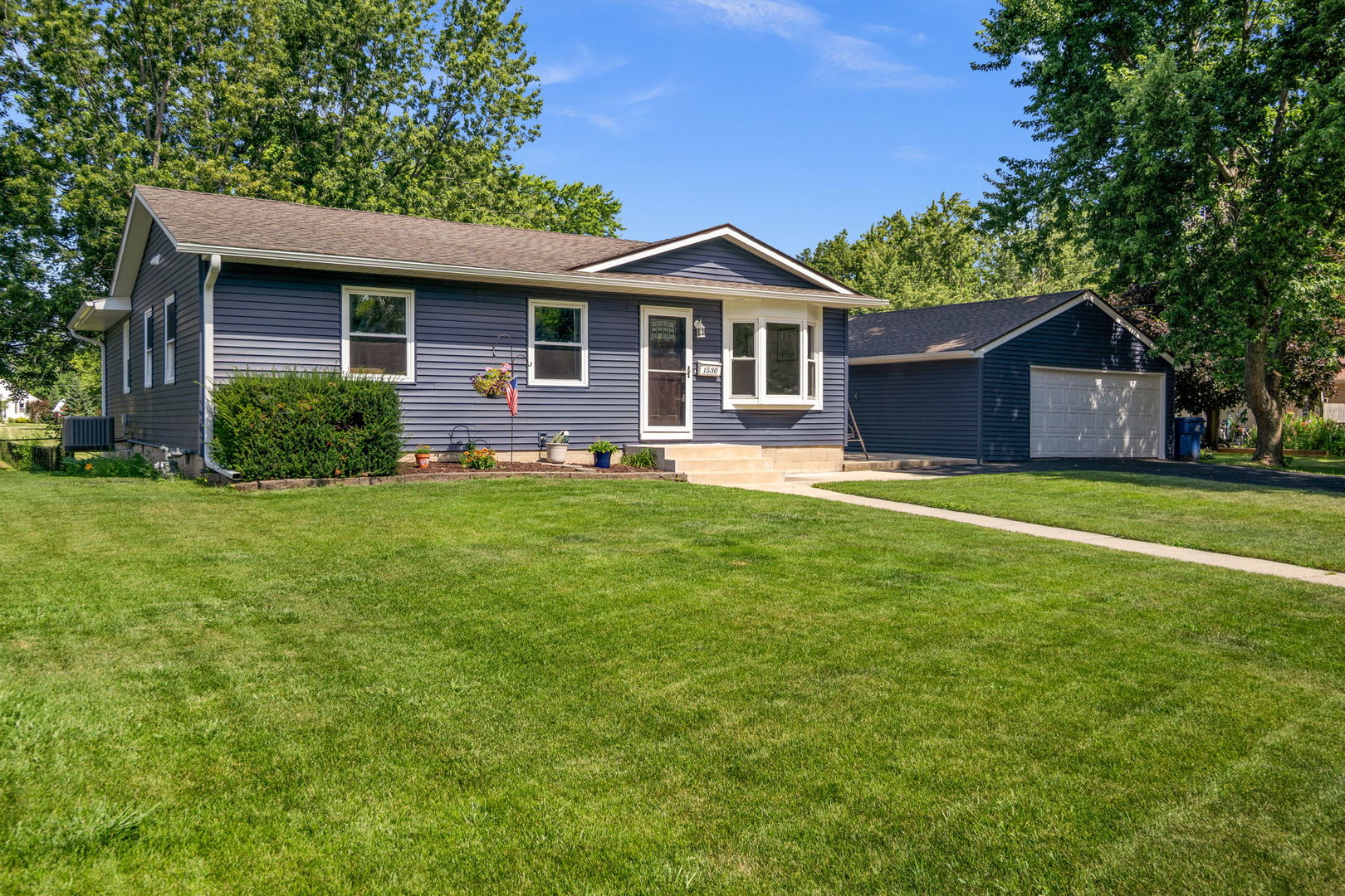 1530 Sunrise Drive Property Photo 3