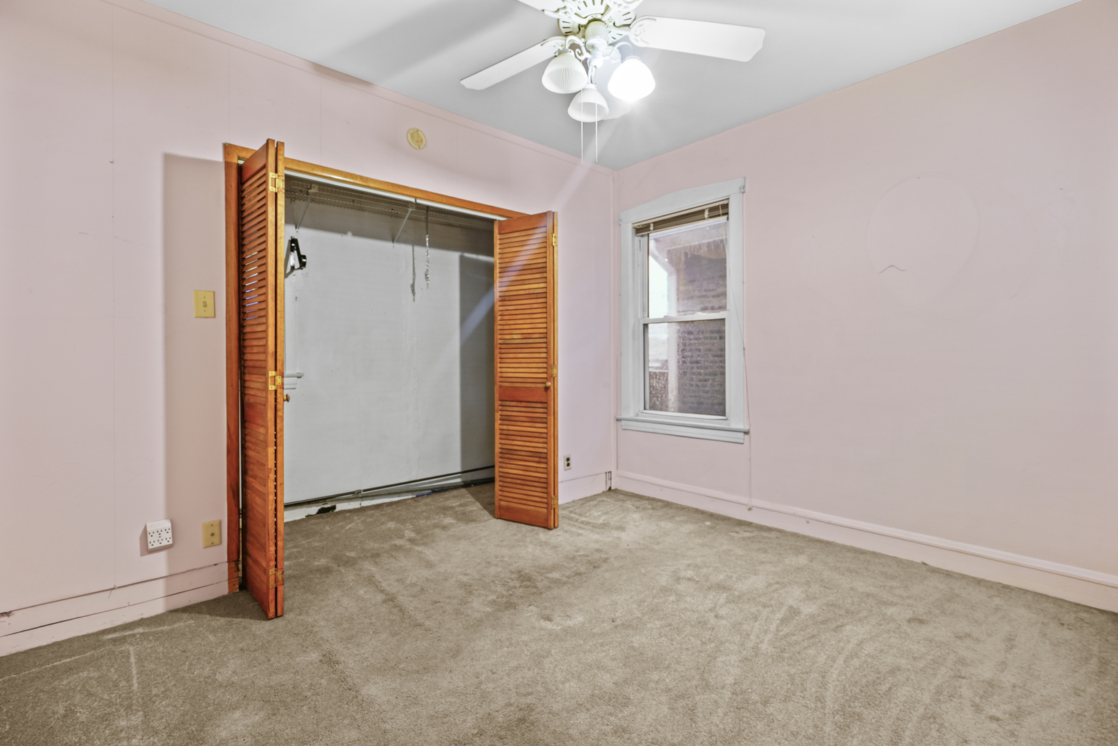 3239 Cuyler Avenue Property Photo 6
