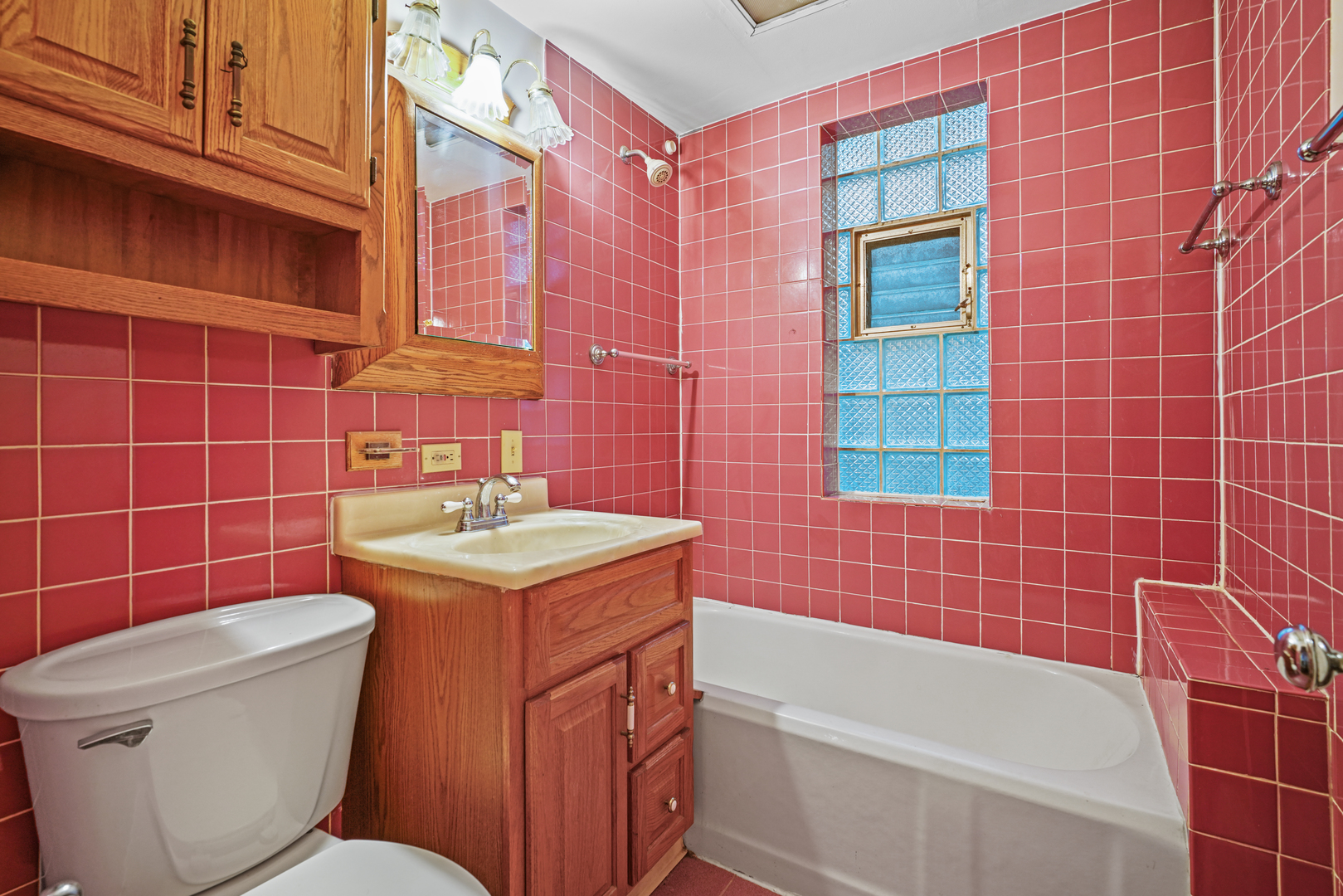 3239 Cuyler Avenue Property Photo 8