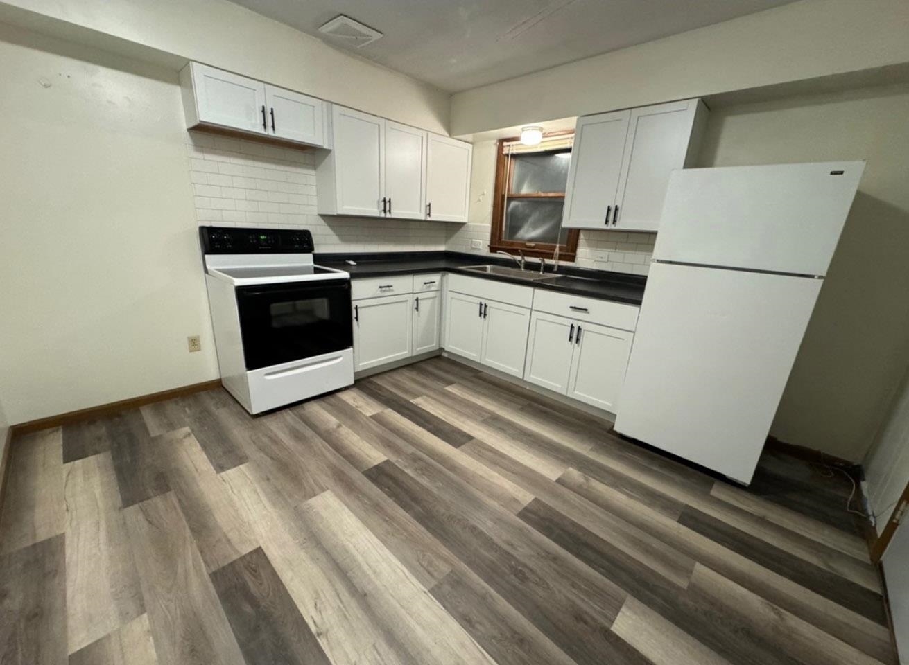 1457 W Lake Drive Property Photo 4