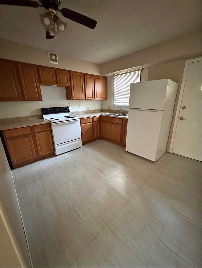 1457 W Lake Drive Property Photo 12