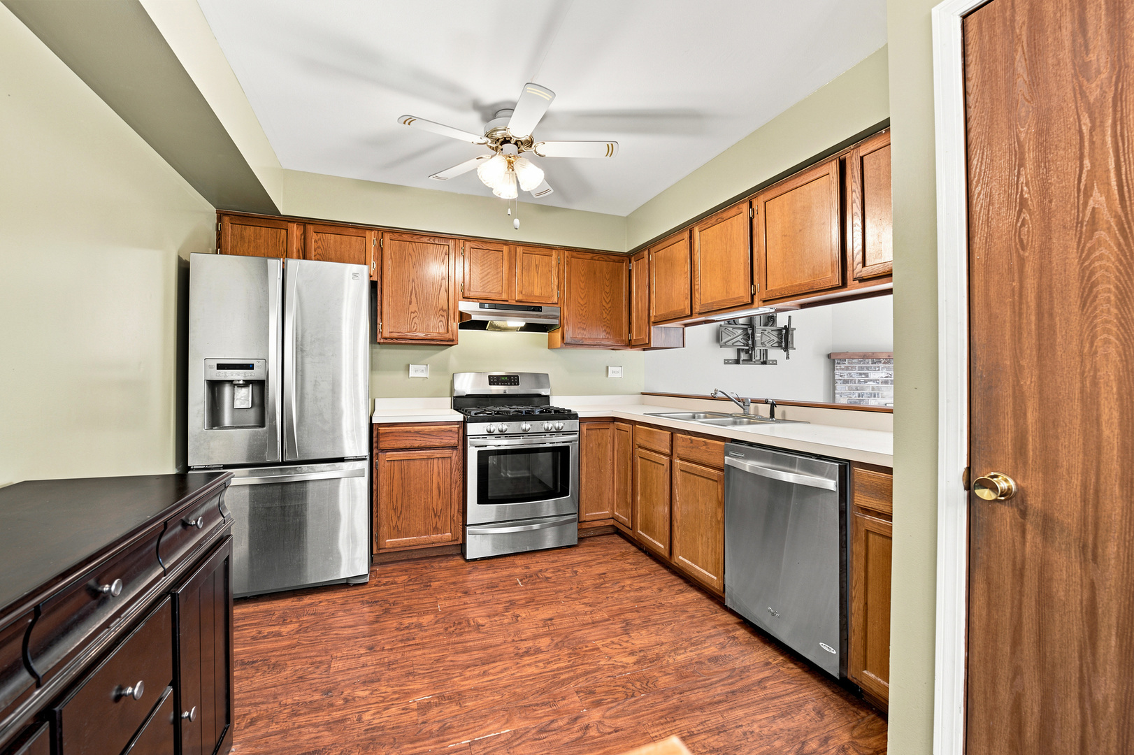 875 N Tamarac Boulevard Property Photo 8