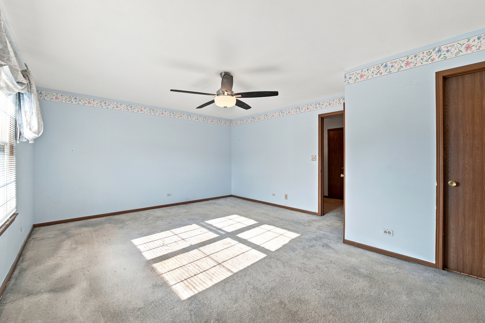 875 N Tamarac Boulevard Property Photo 16