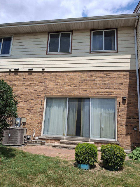 8805 44th Place Property Photo 2