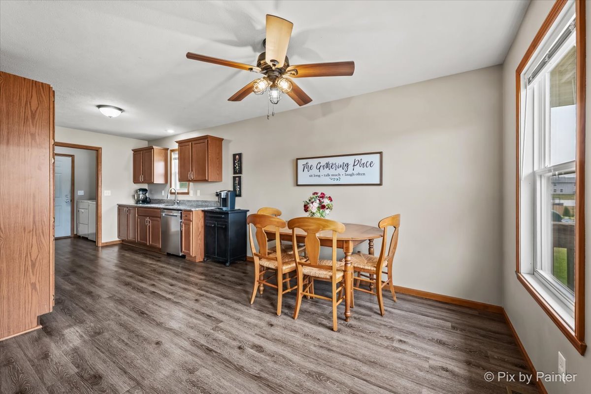 8358 Crooked Bend Road Property Photo 10