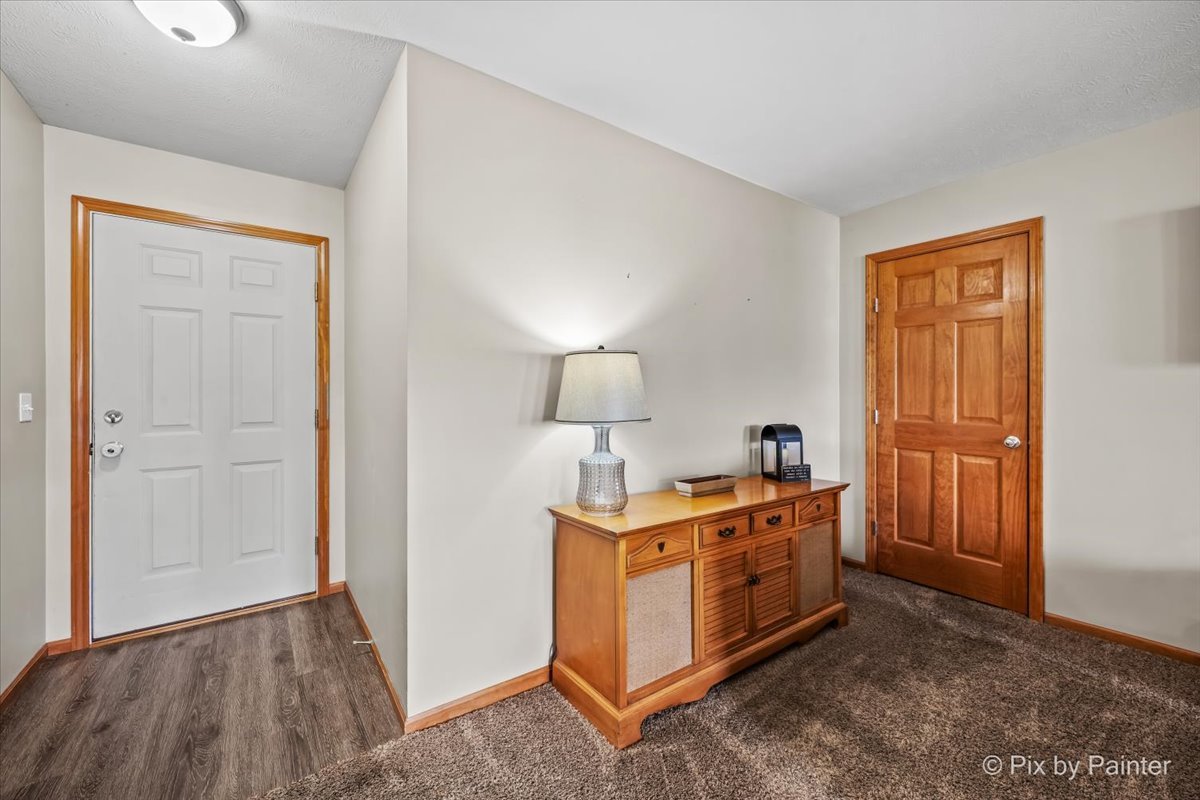 8358 Crooked Bend Road Property Photo 11