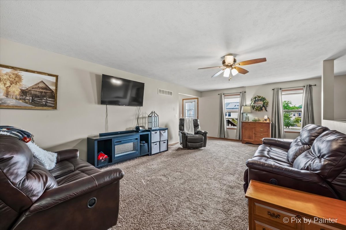 8358 Crooked Bend Road Property Photo 12