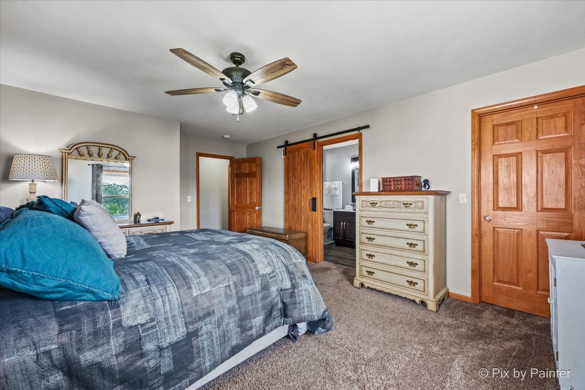8358 Crooked Bend Road Property Photo 18