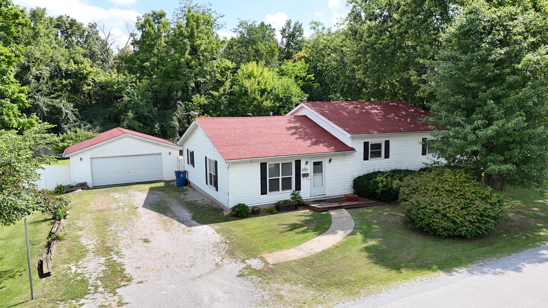 204 W Parrish Avenue Property Photo 1