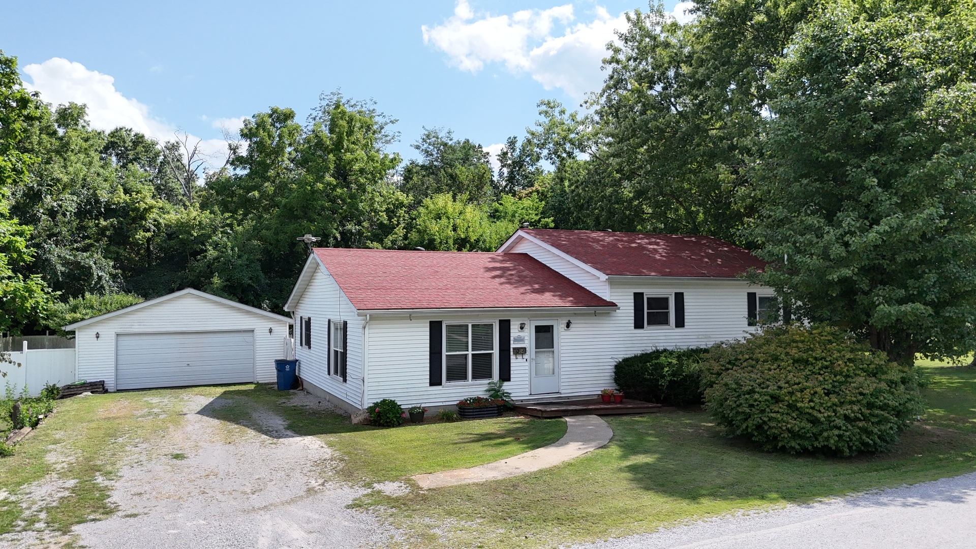 204 W Parrish Avenue Property Photo 2
