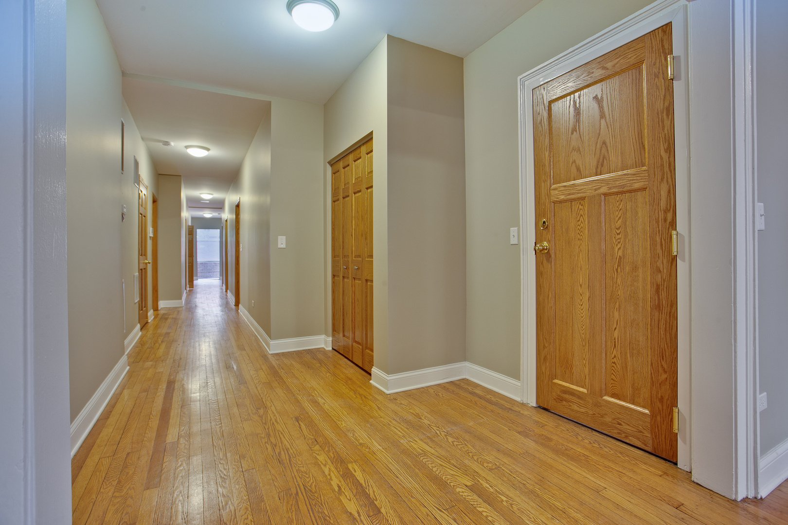 5419 S Hyde Park Boulevard 2 Property Photo 2