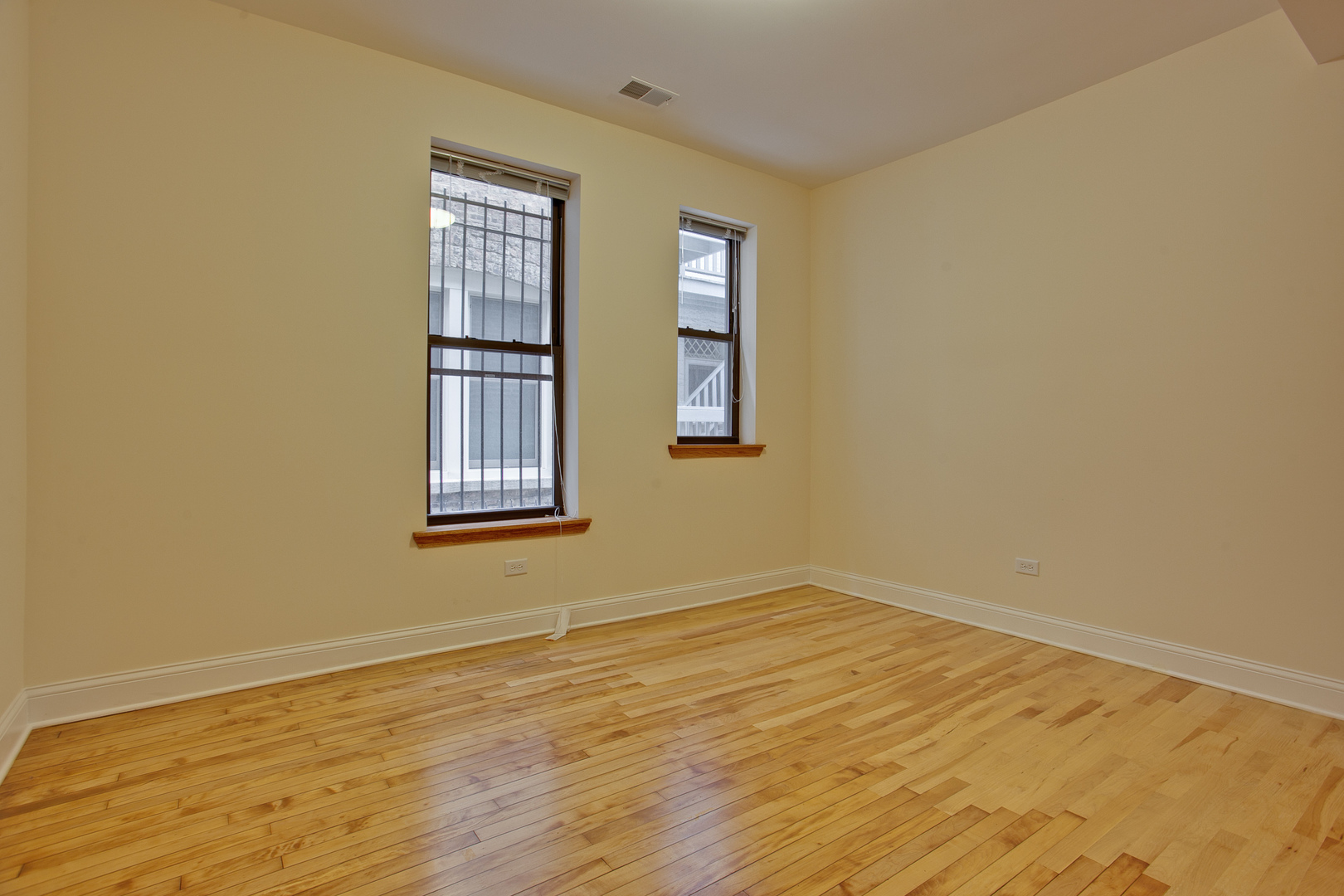 5419 S Hyde Park Boulevard 2 Property Photo 3