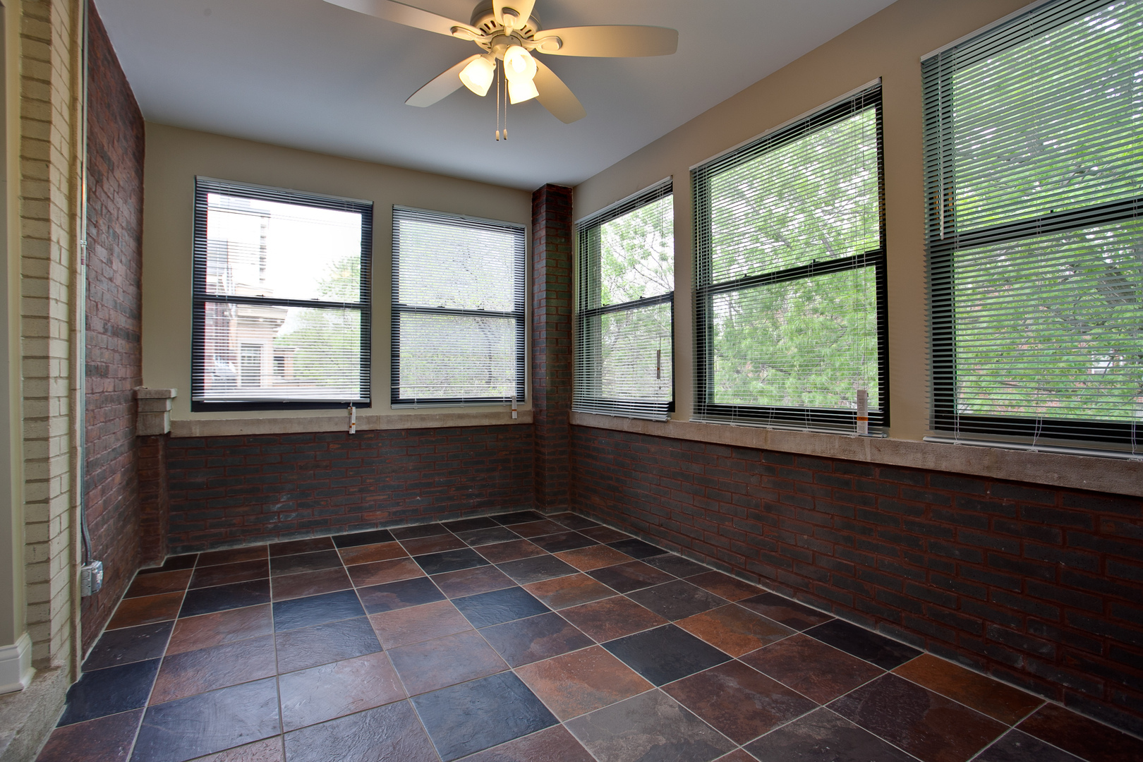 5419 S Hyde Park Boulevard 2 Property Photo 9
