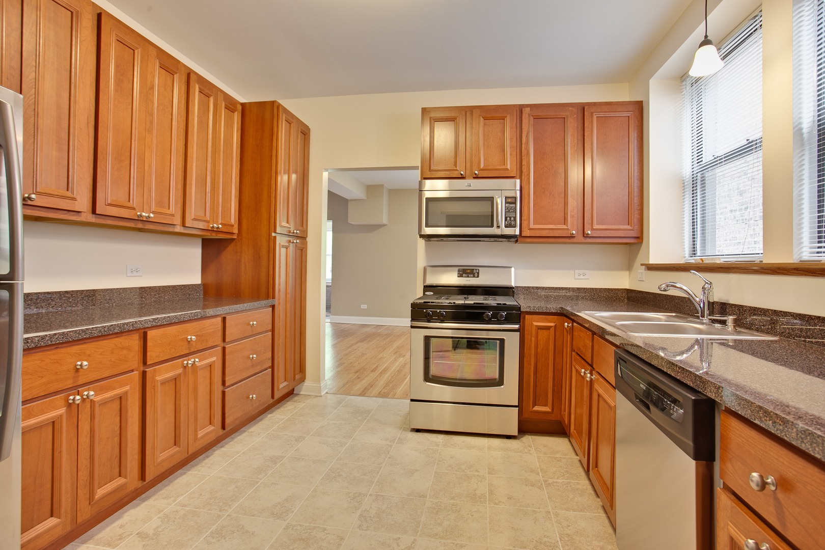 5419 S Hyde Park Boulevard 2 Property Photo 11
