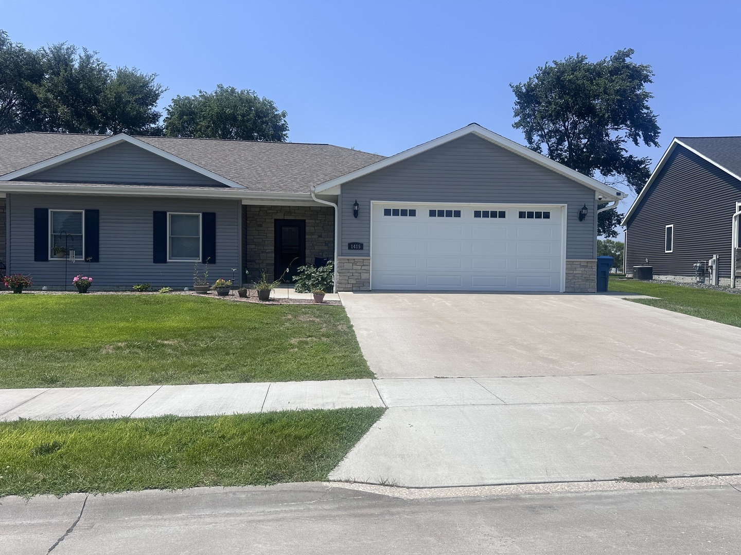 1415 Edens Avenue Property Photo 1