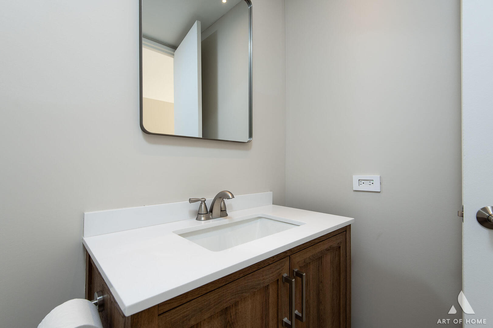 345 W Fullerton Parkway 1205 Property Photo 26