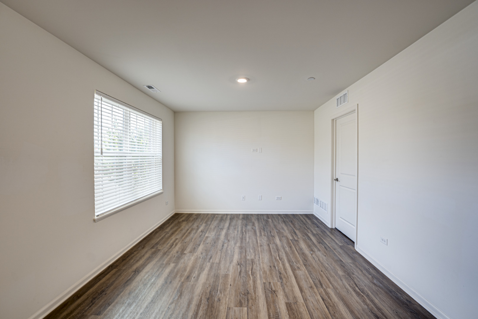2939 Showplace Drive Property Photo 2