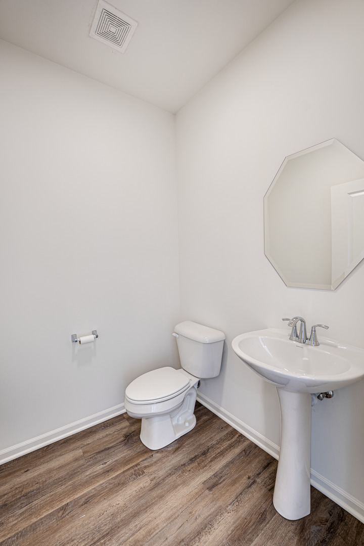 2939 Showplace Drive Property Photo 12