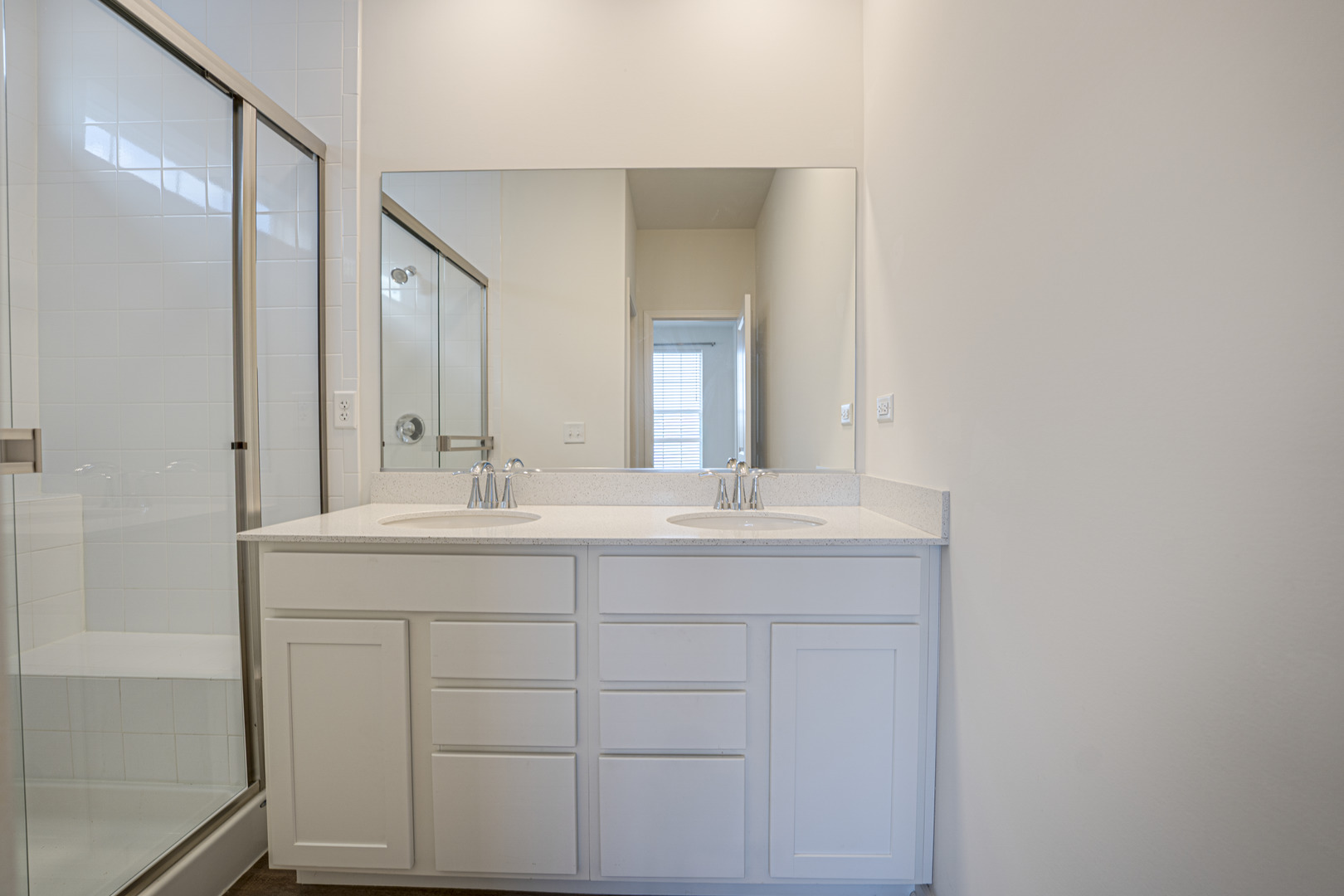 2939 Showplace Drive Property Photo 22