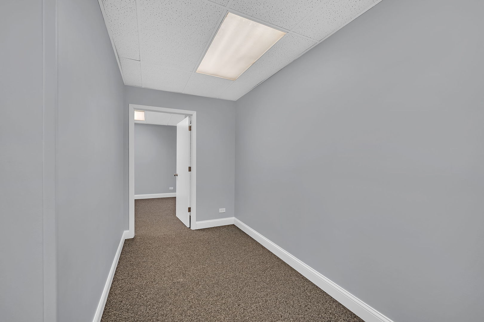 29w030 Main Street 202 Property Photo 6