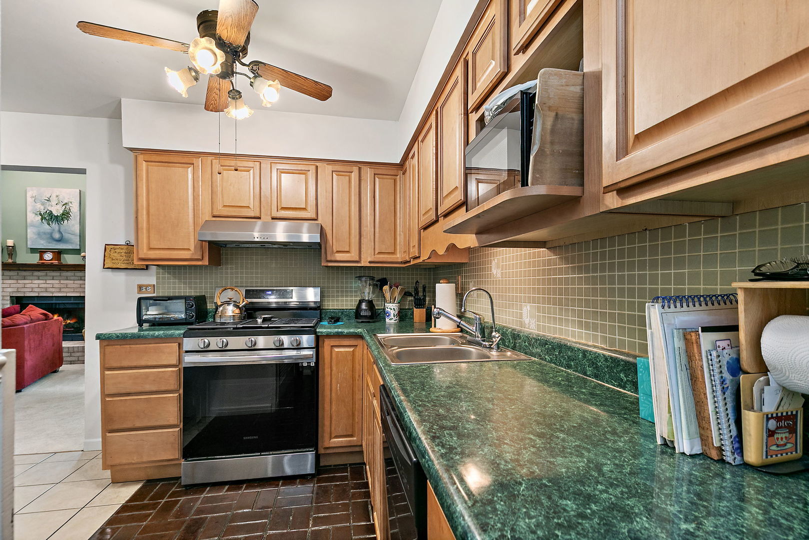 910 Division Street Property Photo 25