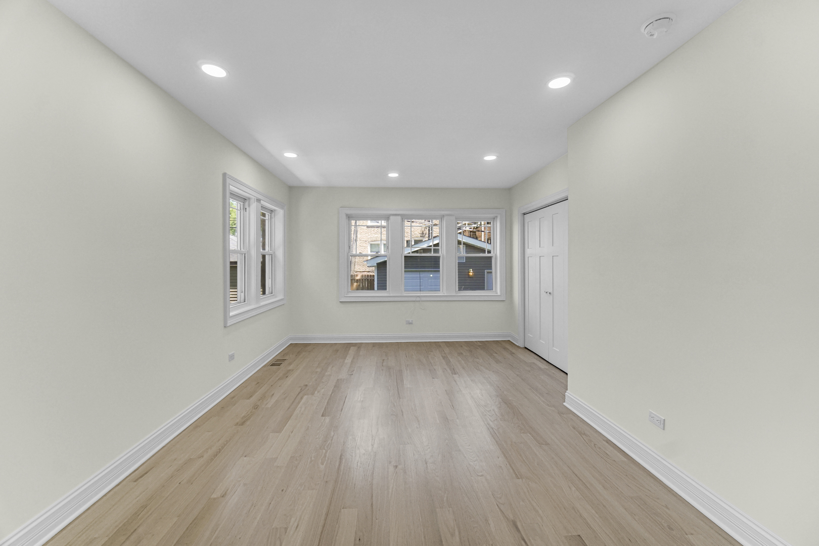 6341 N Campbell Avenue Property Photo 15