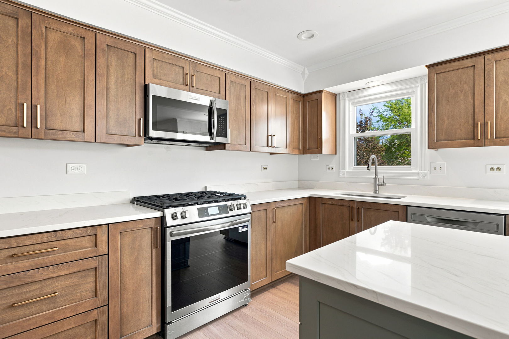 2925 Somme Street Property Photo 9