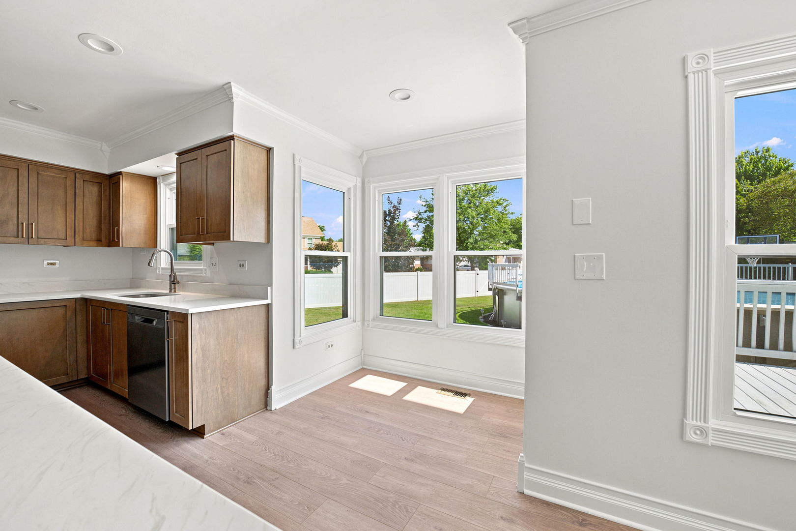 2925 Somme Street Property Photo 11