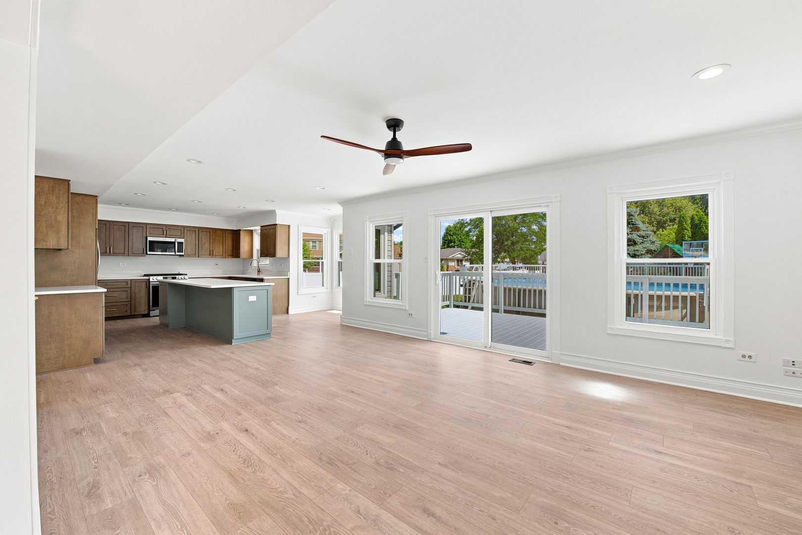 2925 Somme Street Property Photo 16