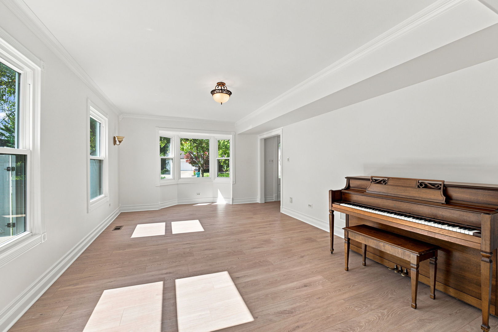 2925 Somme Street Property Photo 17