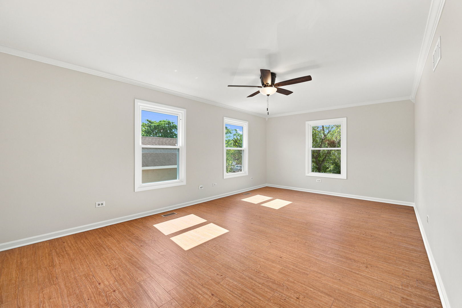 2925 Somme Street Property Photo 24