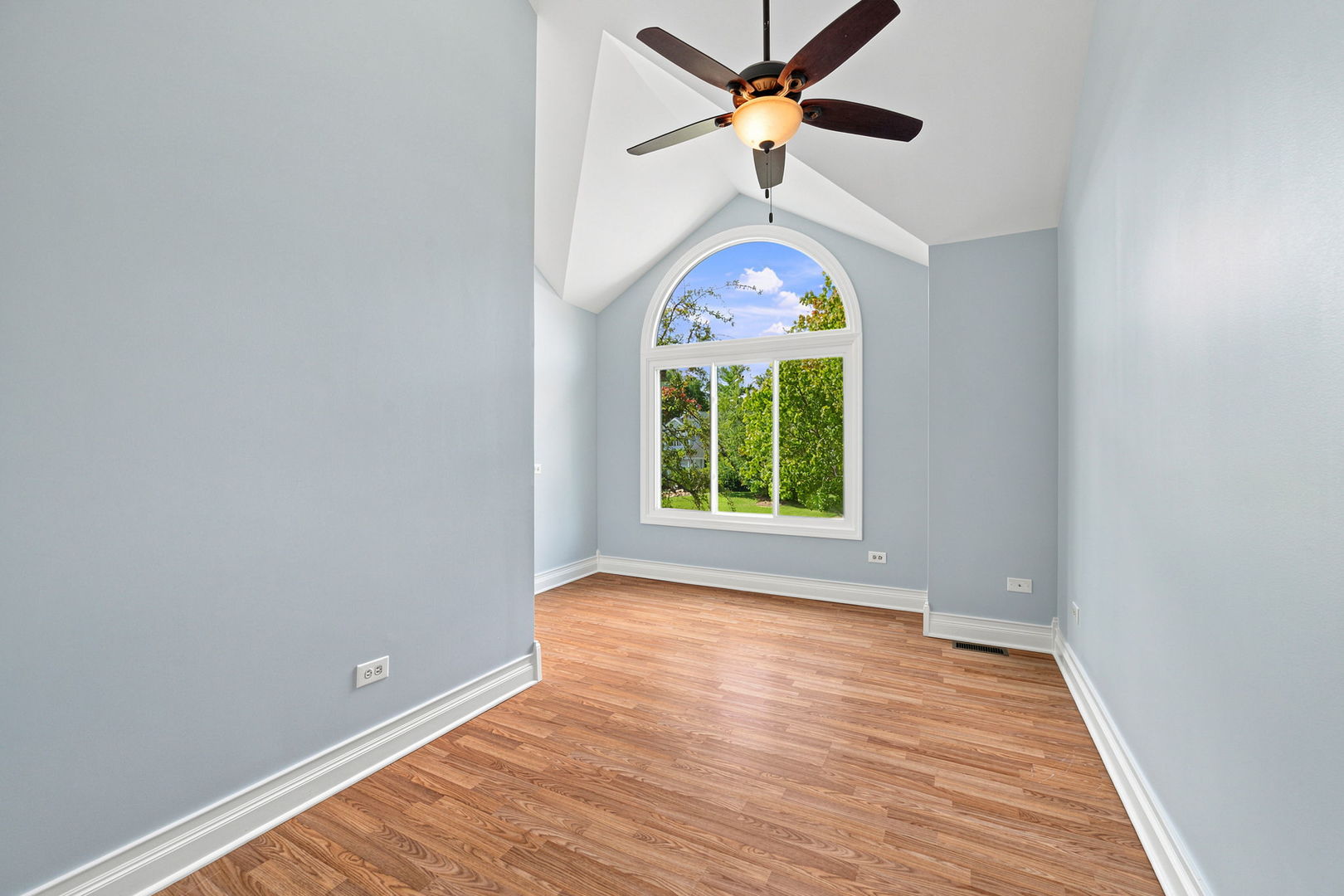 2925 Somme Street Property Photo 26
