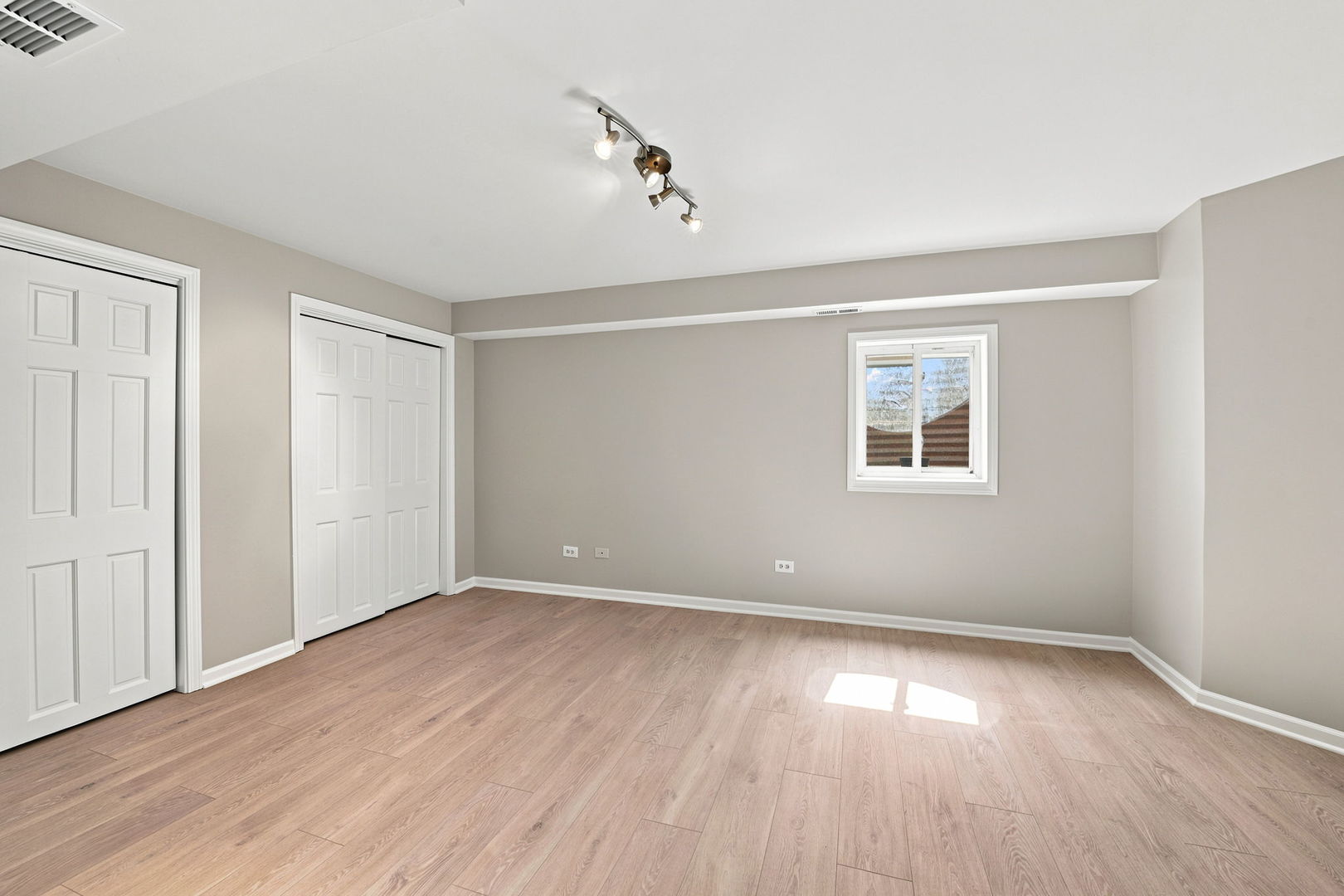 2925 Somme Street Property Photo 30