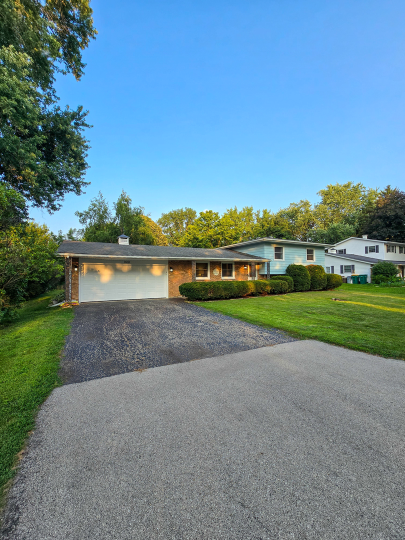 15821 S River Road Property Photo 2