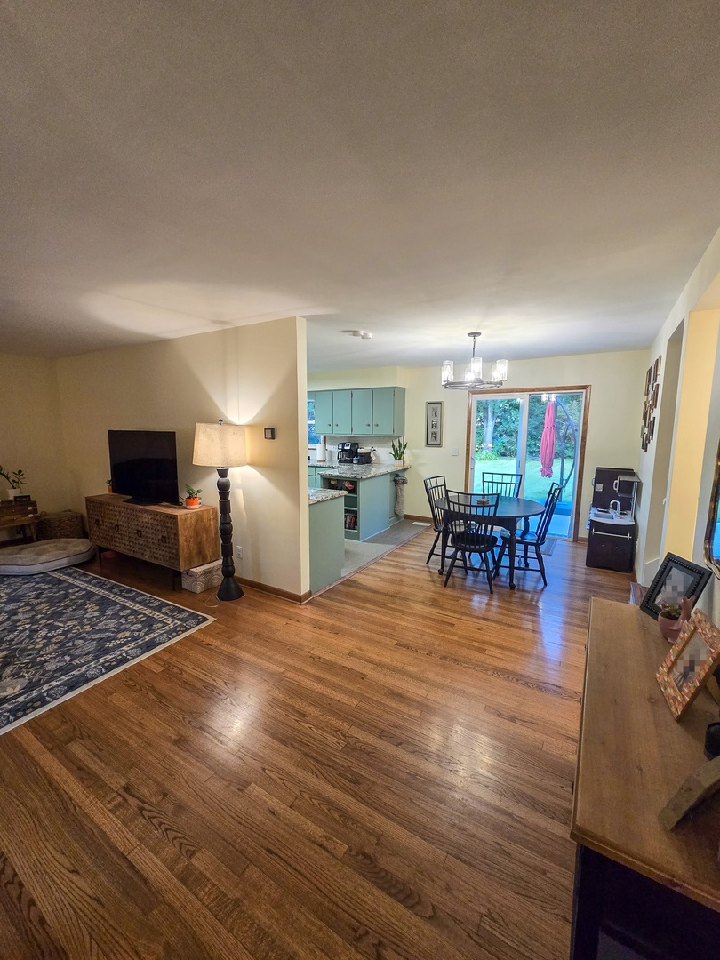 15821 S River Road Property Photo 4