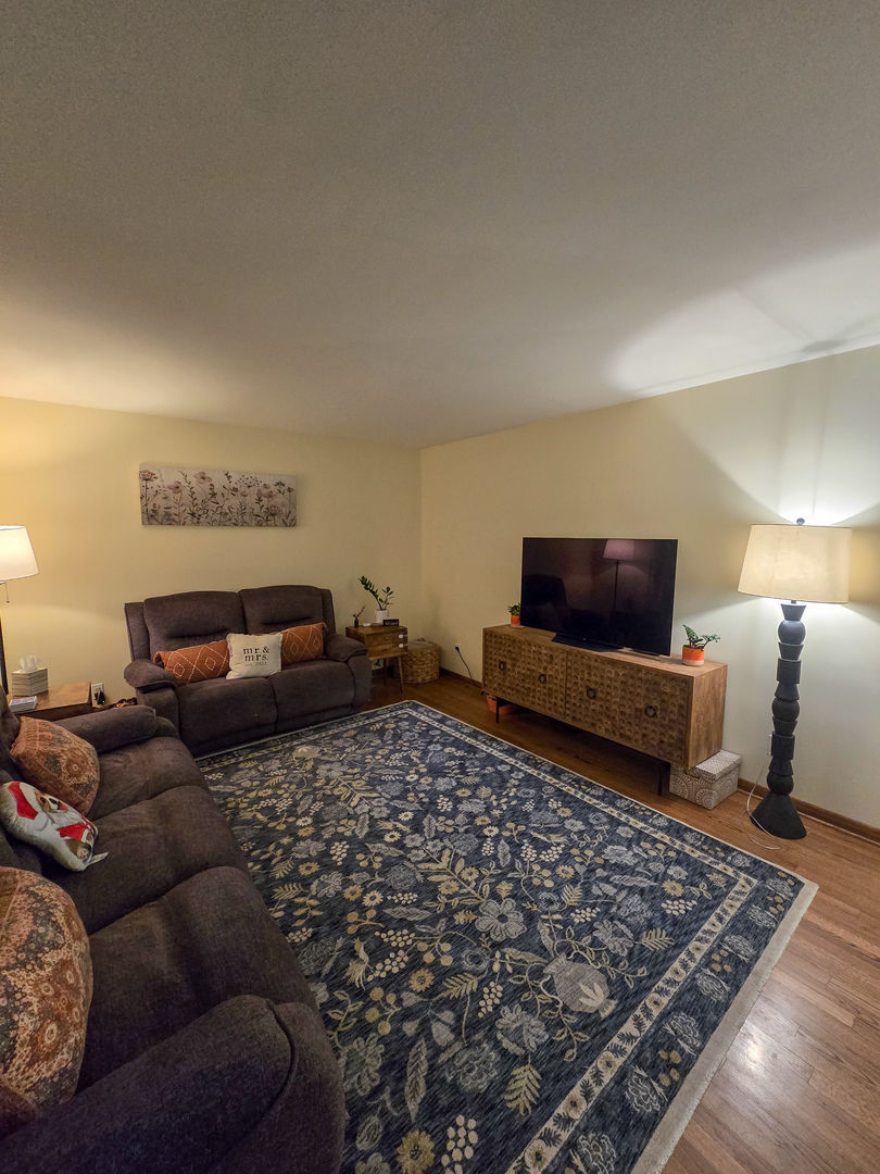 15821 S River Road Property Photo 5