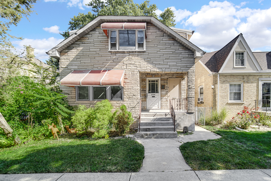 6704 W Albion Avenue Property Photo 1