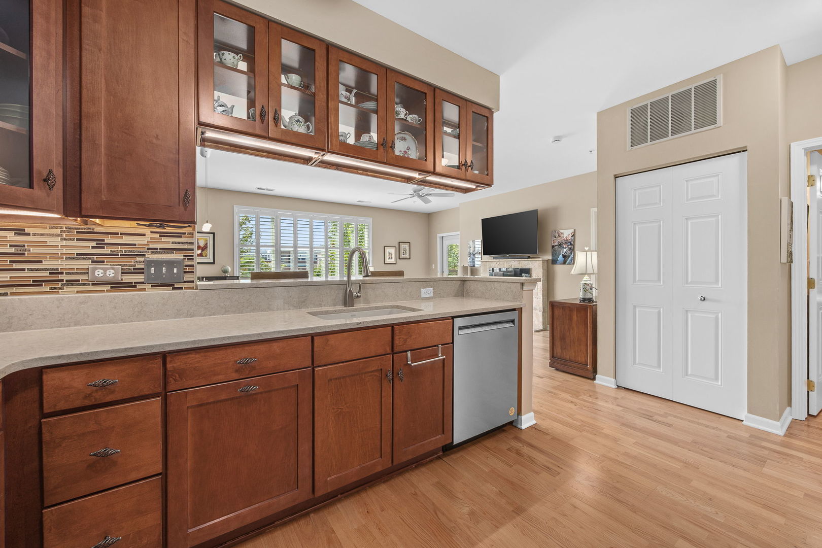 935 Burlington Avenue 309 Property Photo 6