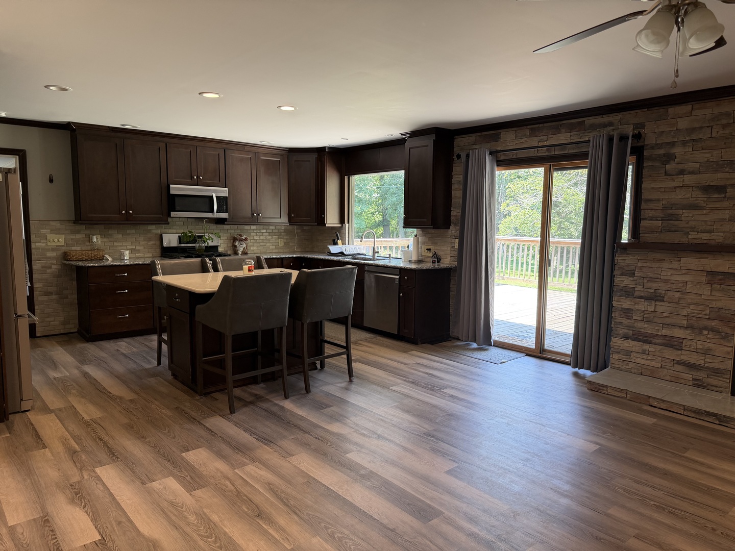 8 Lakedale Drive Property Photo 15