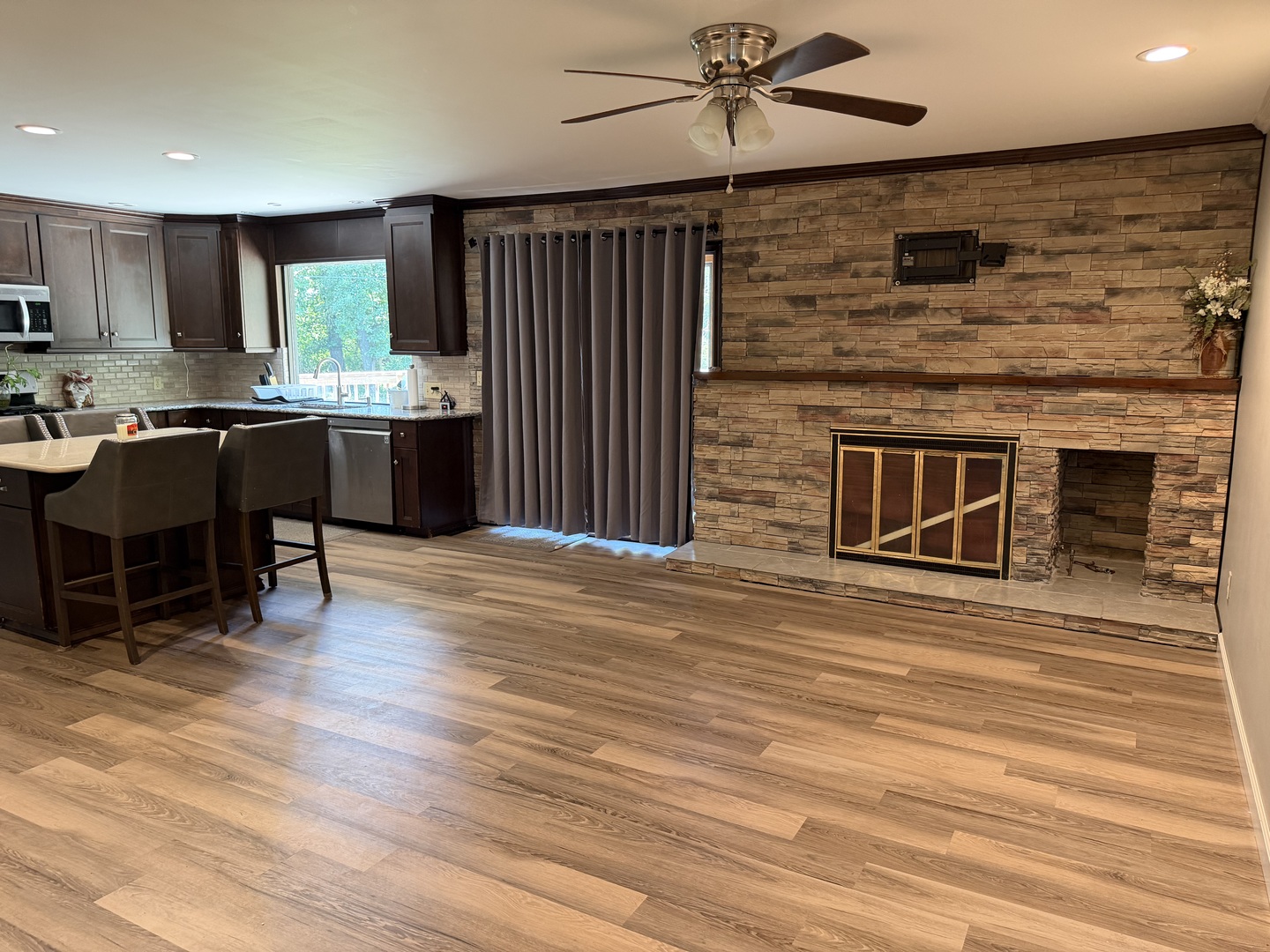 8 Lakedale Drive Property Photo 16