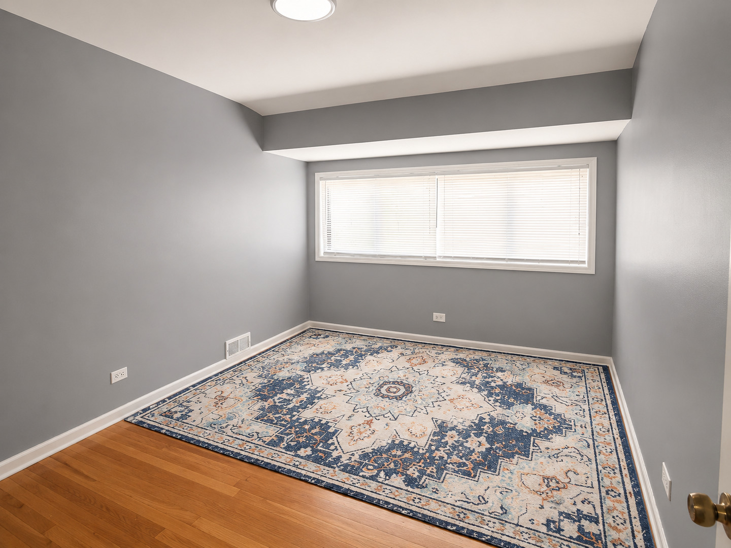 6647 N Lawndale Avenue Property Photo 9