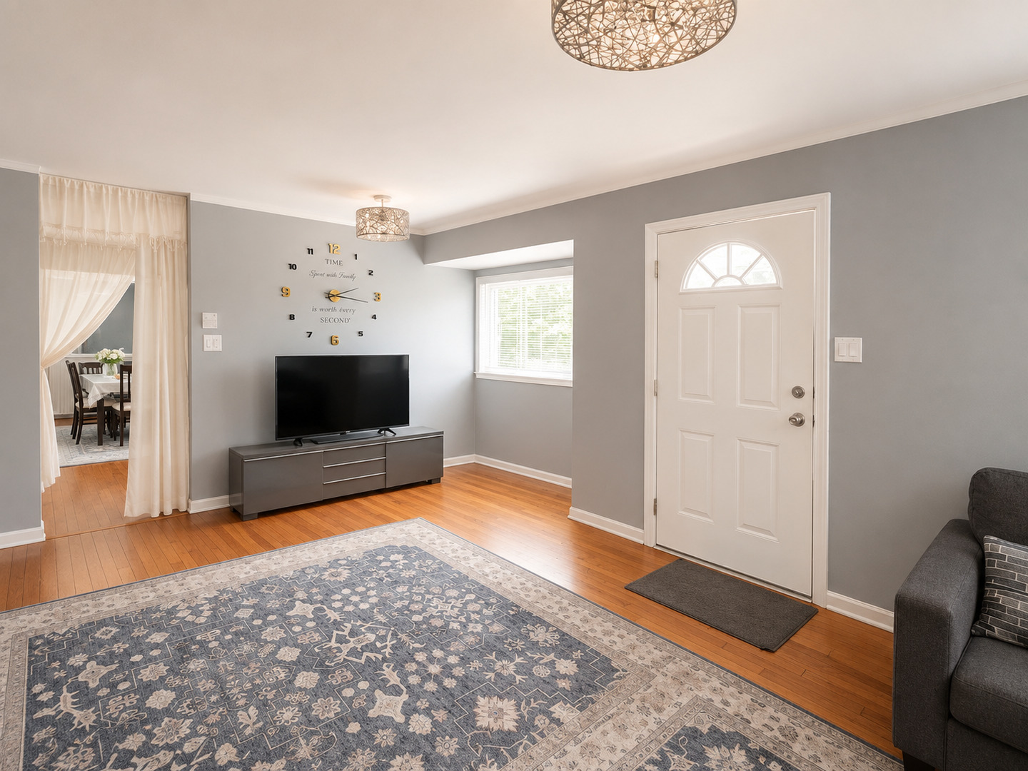 6647 N Lawndale Avenue Property Photo 16