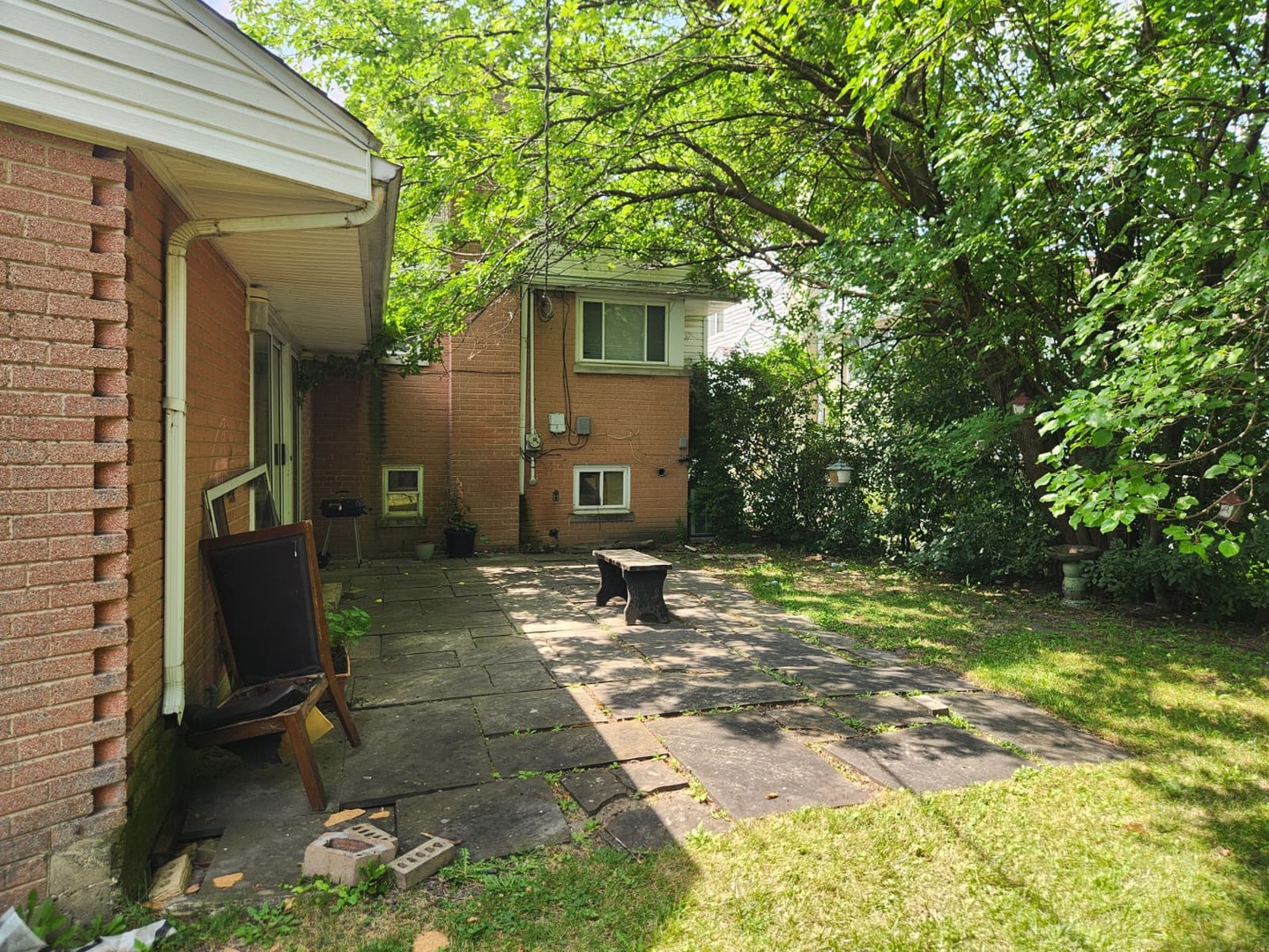 6647 N Lawndale Avenue Property Photo 19