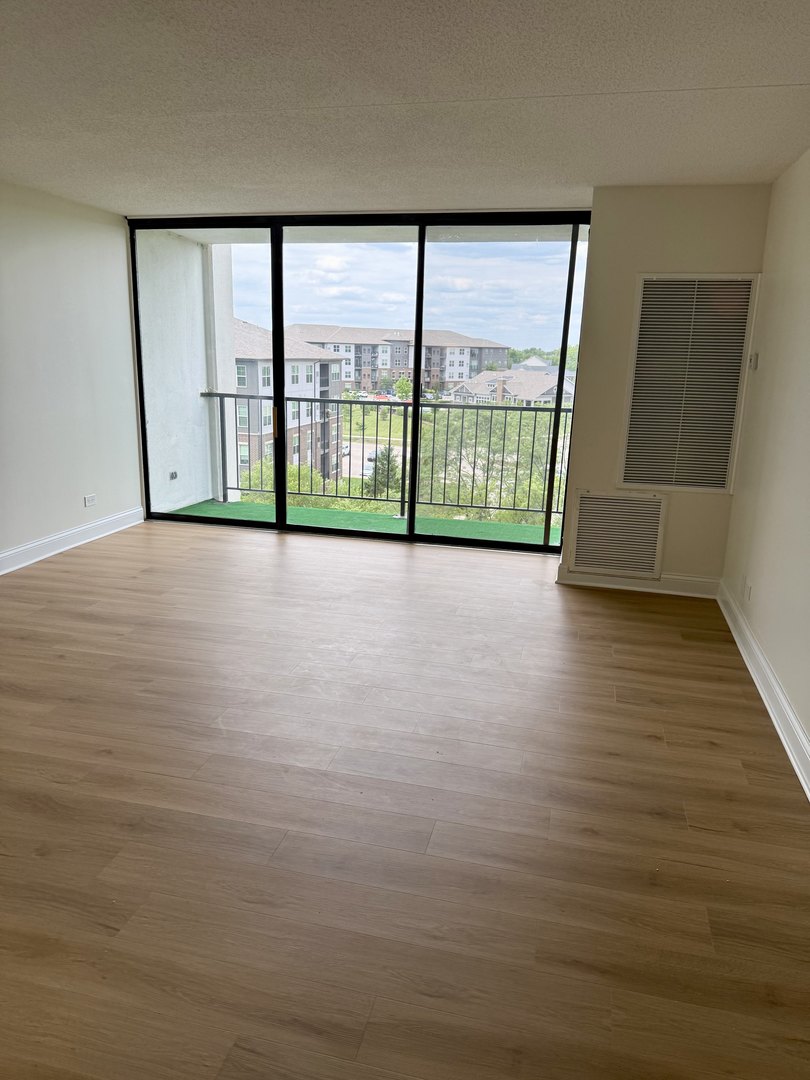2015 S Finley Road 812 Property Photo 6