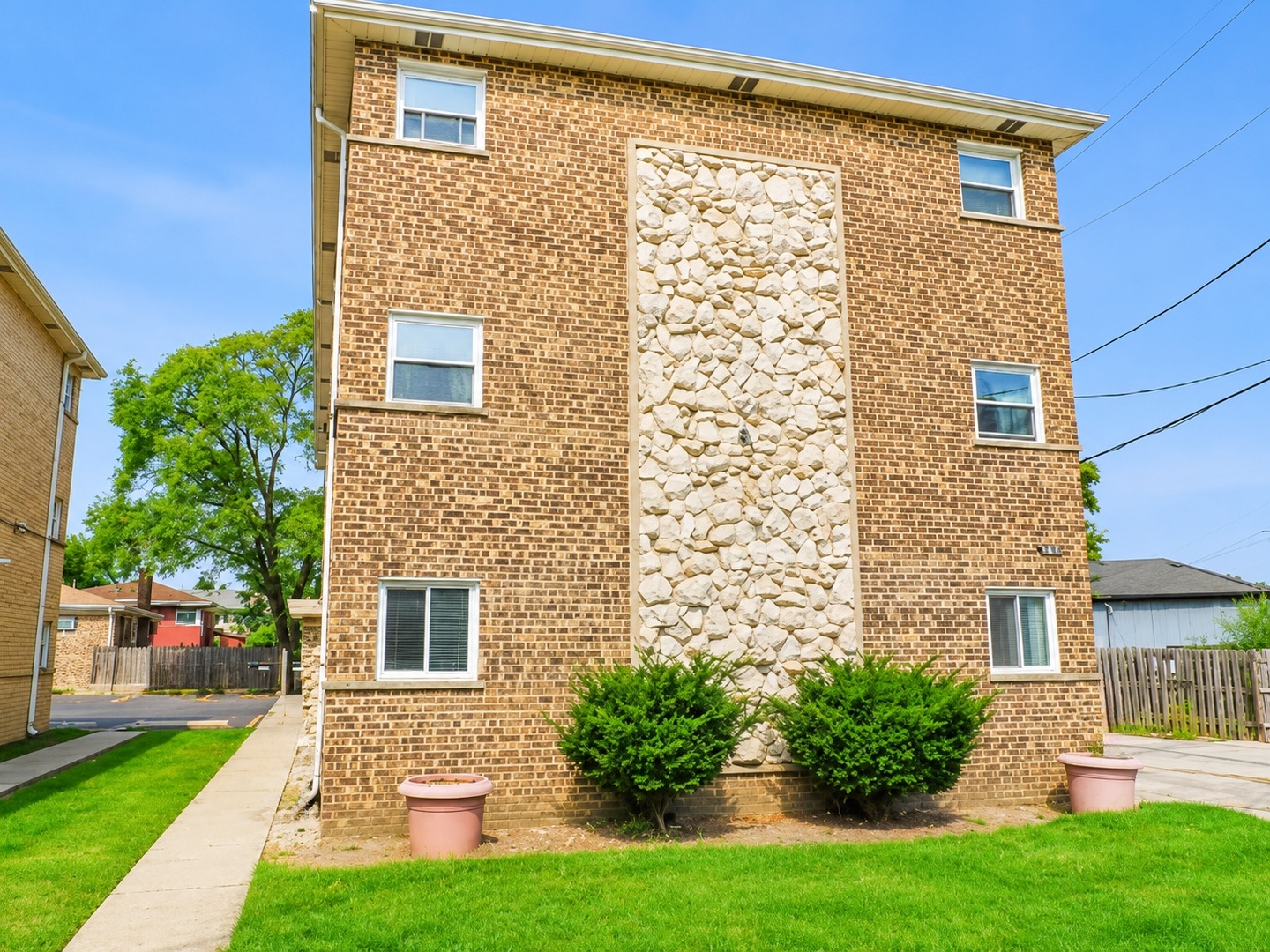 2440 River Road 1E