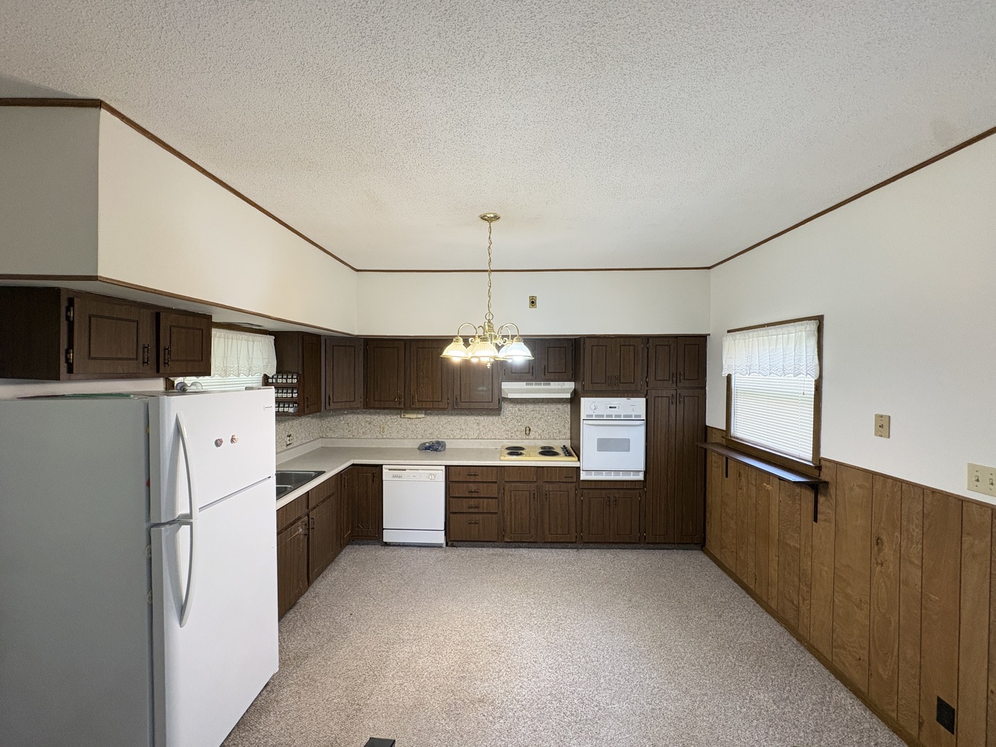 205 N Poplar Street Property Photo 4