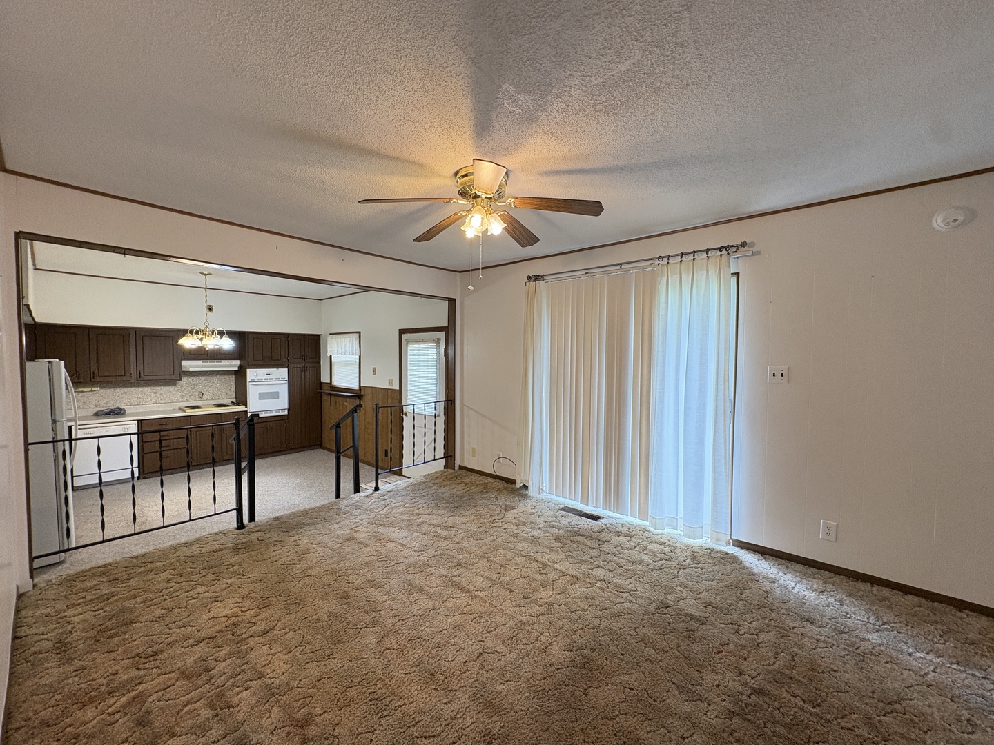 205 N Poplar Street Property Photo 8