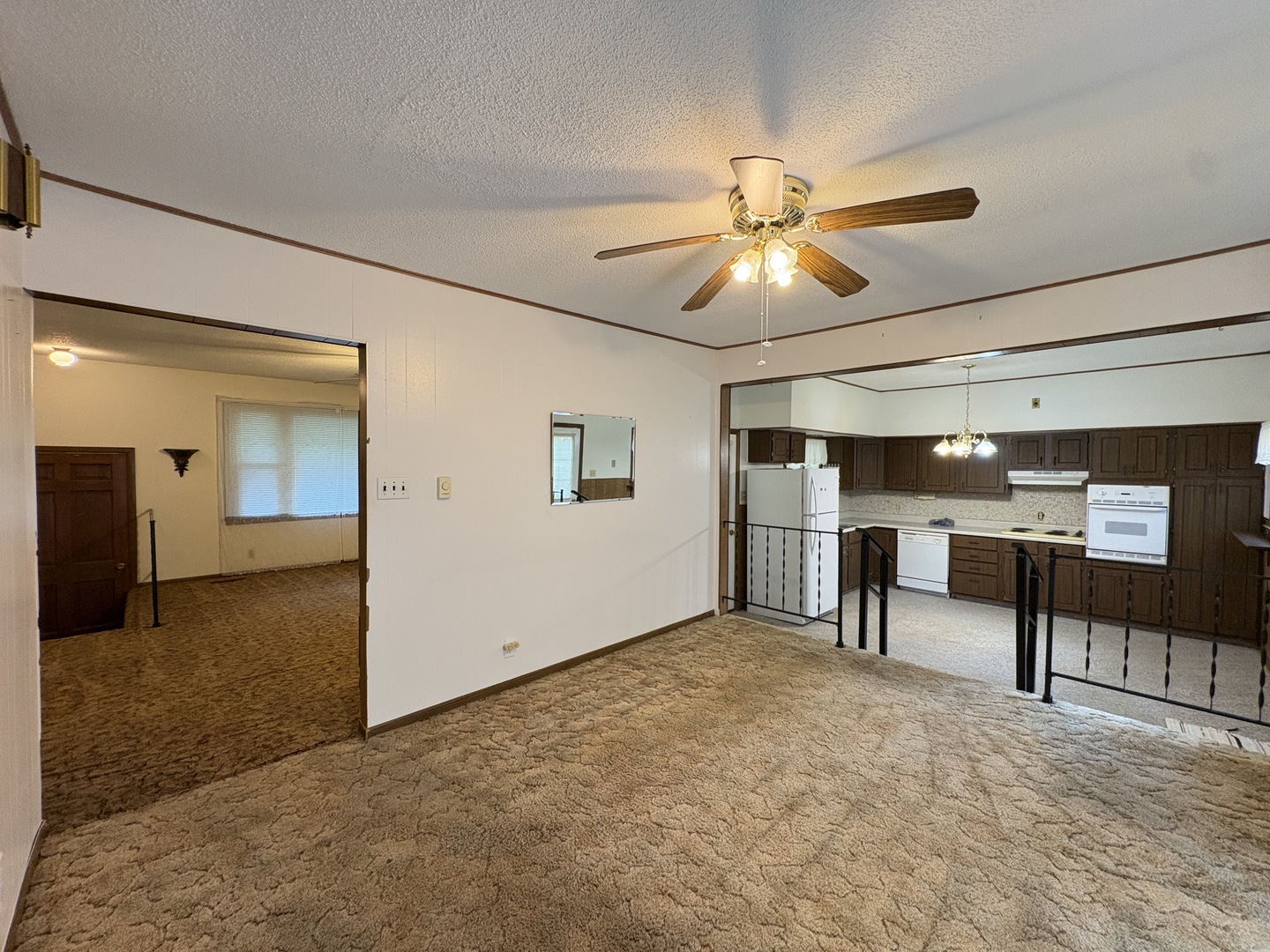 205 N Poplar Street Property Photo 9