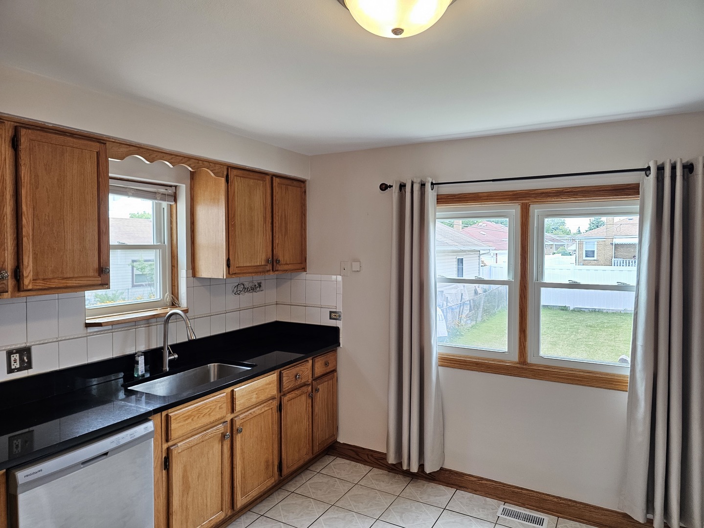 4236 N Odell Avenue Property Photo 4