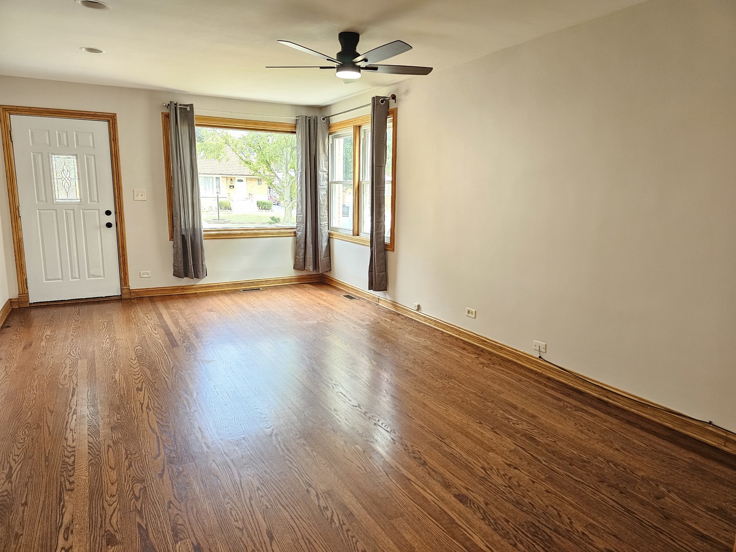 4236 N Odell Avenue Property Photo 8